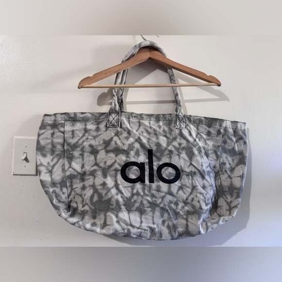 ALO Yoga Black and Gray Women's Tote - Picture 1 of 7
